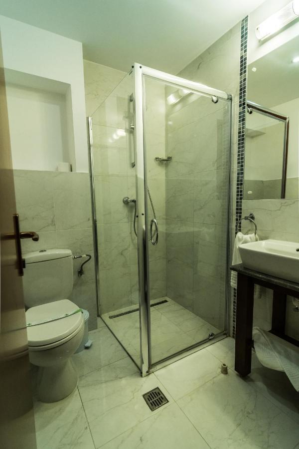Hotel Royal Urziceni ภายนอก รูปภาพ